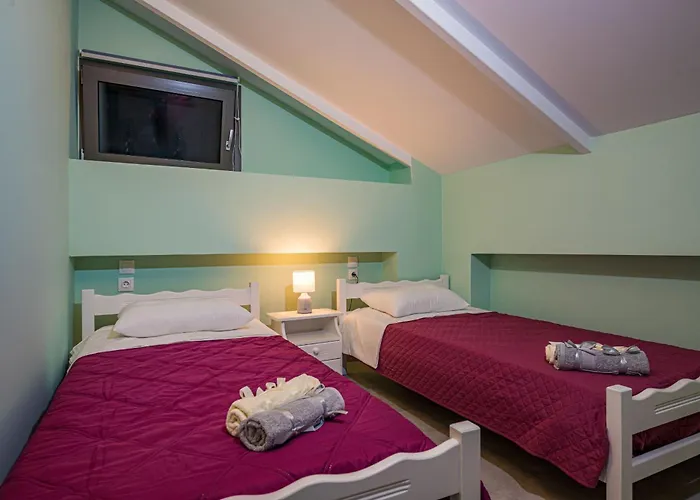 Vizantida Maisonette, By Tk Premium