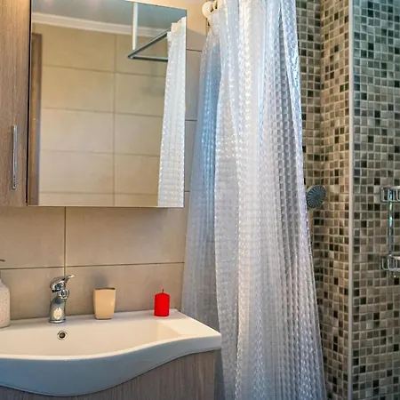 Vizantida Maisonette, By Tk Management *